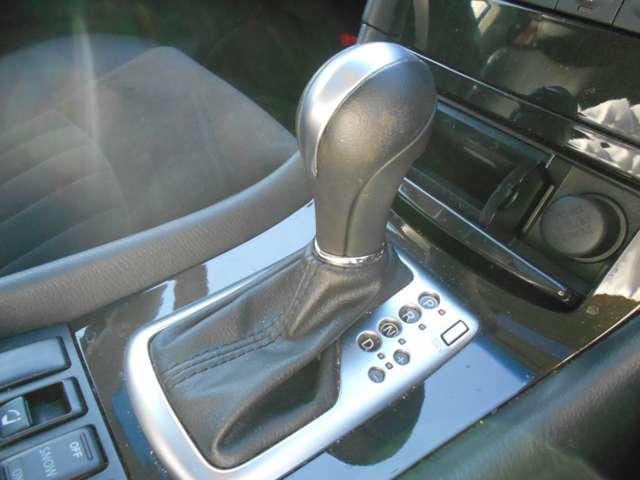 スカイラインクロスオーバー 3.7 370GT バックモニター メーカーナビ ETCユニット バックモニター アルミ スマキー ナビTV キーレスエントリー パワーウィンドウ パワーステアリング ワンオーナー ABS ETC オートエアコン 点検記録簿 HDDナビ カーテンエアバッグ(11枚目)