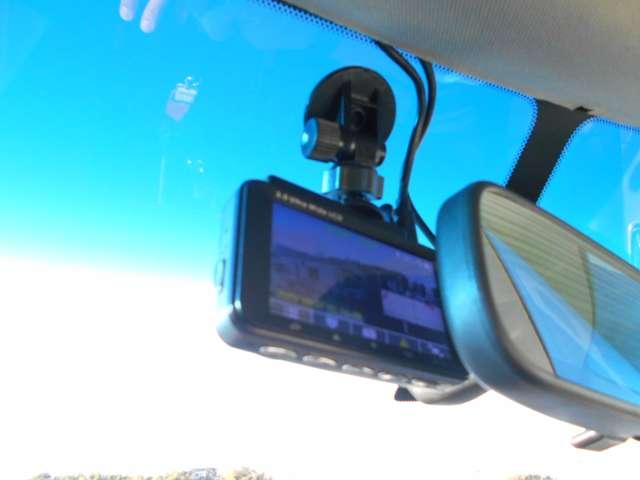 スカイラインクロスオーバー 3.7 370GT バックモニター メーカーナビ ETCユニット バックモニター アルミ スマキー ナビTV キーレスエントリー パワーウィンドウ パワーステアリング ワンオーナー ABS ETC オートエアコン 点検記録簿 HDDナビ カーテンエアバッグ(12枚目)