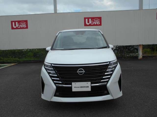 セレナ ２．０　ハイウェイスターＶ　スクエア佐原　特　選　車　Ｗ電動スライド　レーダークルコン　レーンアシスト　展示試乗車ＵＰ　ＬＥＤランプ　ワンオーナー車　ＥＴＣ装備　カーテンエアバッグ　アルミホイール　キーフリー　メモリ－ナビ　ナビＴＶ　記録簿　エアコン（4枚目）