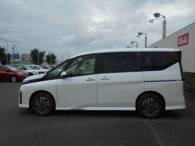 セレナ ２．０　ハイウェイスターＶ　スクエア佐原　特　選　車　Ｗ電動スライド　レーダークルコン　レーンアシスト　展示試乗車ＵＰ　ＬＥＤランプ　ワンオーナー車　ＥＴＣ装備　カーテンエアバッグ　アルミホイール　キーフリー　メモリ－ナビ　ナビＴＶ　記録簿　エアコン（5枚目）