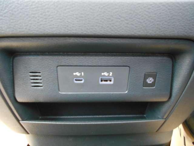 セレナ ２．０　ハイウェイスターＶ　スクエア佐原　特　選　車　Ｗ電動スライド　レーダークルコン　レーンアシスト　展示試乗車ＵＰ　ＬＥＤランプ　ワンオーナー車　ＥＴＣ装備　カーテンエアバッグ　アルミホイール　キーフリー　メモリ－ナビ　ナビＴＶ　記録簿　エアコン（17枚目）