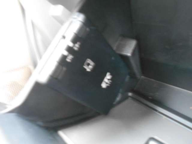 NV100クリッパーバン 660 DX GLパッケージ ハイルーフ CD・ラジオ一体型チューナー ETCユニット エマージェンシーB パワーウィンド ETC付き メンテナンスノート キーレスエントリー エアコン ダブルエアバッグ ワンオーナー パワーステアリング 運転席エアバッグ ABS アイドリンクストップ(11枚目)