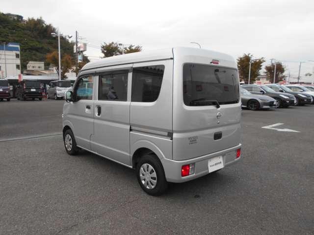 NV100クリッパーバン 660 DX GLパッケージ ハイルーフ CD・ラジオ一体型チューナー ETCユニット エマージェンシーB パワーウィンド ETC付き メンテナンスノート キーレスエントリー エアコン ダブルエアバッグ ワンオーナー パワーステアリング 運転席エアバッグ ABS アイドリンクストップ(17枚目)