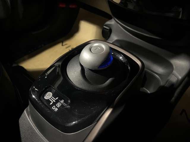 ノート 1.2 e-POWER メダリスト アラウンドビューモニター スマートミラー 被害軽減ブレーキ TVナビ ドライブレコーダ バックモニター クルコン インテリキー 盗難防止装置 LEDランプ ワンオーナー キーフリー アルミホイール ETC オートエアコン 記録簿 メモリーナビ(16枚目)