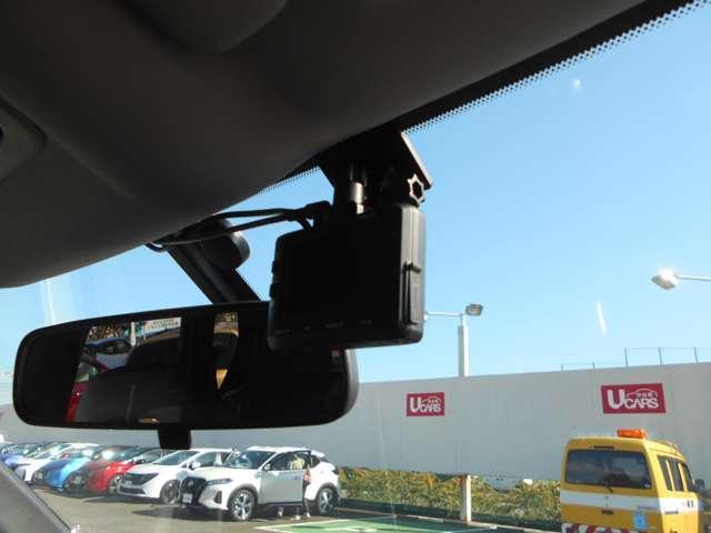 エクストレイル 2.0 20Xtt 4WD バックモニター 社外ナビ 社外ドラレコ 取説記録簿 運転席エアバック AUTOエアコン PS キーレスゴー アルミホイル ワンオーナー車 Wエアバック 切替4WD バックビューモニター PW Sキー ナビ&TV クルコン メモリーナビ(9枚目)