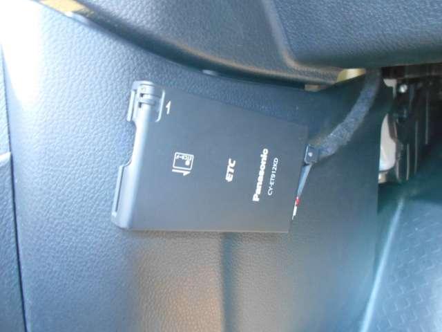 エクストレイル 2.0 20Xtt 4WD バックモニター 社外ナビ 社外ドラレコ 取説記録簿 運転席エアバック AUTOエアコン PS キーレスゴー アルミホイル ワンオーナー車 Wエアバック 切替4WD バックビューモニター PW Sキー ナビ&TV クルコン メモリーナビ(10枚目)