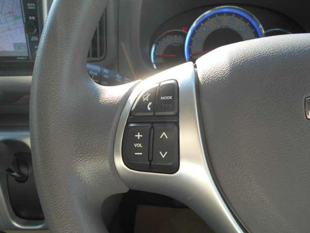 ステアリングスイッチ装備！オーディオ操作もスマートに！
