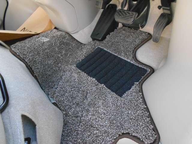 日産純正フロアマット付きです！