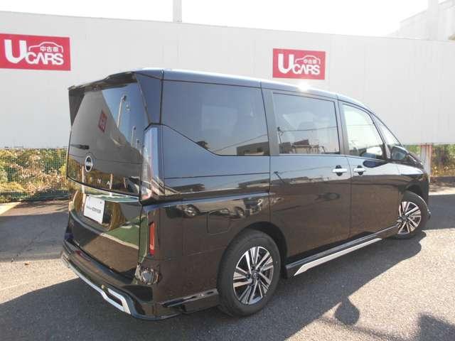 セレナ ２．０　ハイウェイスターＶ　弊社元展示・試乗車　ＡＷＩＮエアロ　ＥＴＣ２．０　Ｗ電動スライド　レーダークルコン　レーンアシスト　展示試乗車ＵＰ　ＬＥＤランプ　ワンオーナー車　ＥＴＣ装備　カーテンエアバッグ　アルミホイール　キーフリー　メモリ－ナビ　ナビＴＶ　記録簿　エアコン（3枚目）