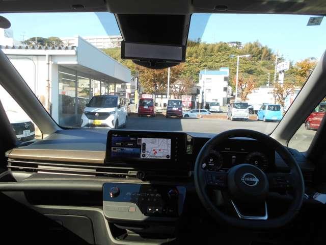 セレナ ２．０　ハイウェイスターＶ　弊社元展示・試乗車　ＡＷＩＮエアロ　ＥＴＣ２．０　Ｗ電動スライド　レーダークルコン　レーンアシスト　展示試乗車ＵＰ　ＬＥＤランプ　ワンオーナー車　ＥＴＣ装備　カーテンエアバッグ　アルミホイール　キーフリー　メモリ－ナビ　ナビＴＶ　記録簿　エアコン（4枚目）