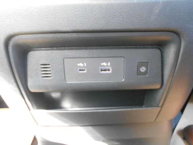 セレナ ２．０　ハイウェイスターＶ　弊社元展示・試乗車　ＡＷＩＮエアロ　ＥＴＣ２．０　Ｗ電動スライド　レーダークルコン　レーンアシスト　展示試乗車ＵＰ　ＬＥＤランプ　ワンオーナー車　ＥＴＣ装備　カーテンエアバッグ　アルミホイール　キーフリー　メモリ－ナビ　ナビＴＶ　記録簿　エアコン（14枚目）