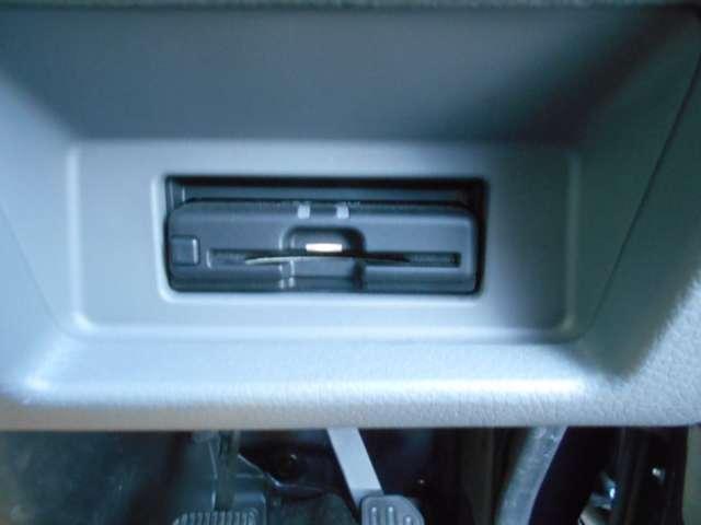 NV350キャラバンバン 2.0 プレミアムGX ロングボディ 左側電動スライドドア ブレーキサポート 全周囲カメラ AC ワンオーナー バックカメラ キーレスエントリ スマートキー パワーウインドウ ETC 運転席エアバッグ メモリーナビ ドラレコ LEDヘッドライト 定期点検記録簿(17枚目)