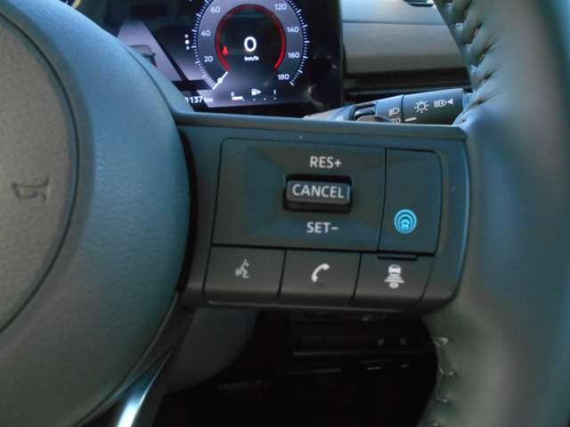 セレナ 2.0 ハイウェイスターV 弊社元展示・試乗車 後席モニター ETC2.0 W電動スライド レーダークルコン レーンアシスト 展示試乗車UP ワンオーナー車 ETC装備 カーテンエアバッグ アルミホイール キーフリー メモリ-ナビ ナビTV 記録簿 エアコン ドラレコ ABS(8枚目)