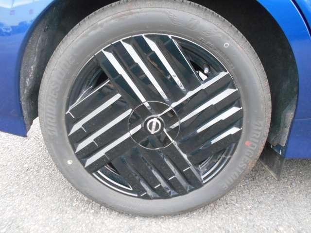 オーラ 1.2 G 90周年記念車 弊社元展示・試乗車 プロパイロット ETC2.0 アラウンドモニ LED スマートキー 衝突軽減ブレーキ 寒冷地仕様 試乗車 オートエアコン アルミ メモリーナビ ドラレコ バックカメラ サイドカメラ キーレス ETC レーダークルーズ(20枚目)