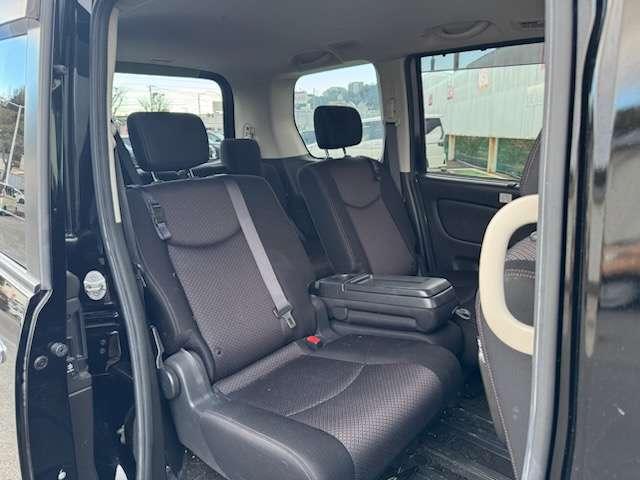 セレナ ２．０　ハイウェイスター　Ｓ－ＨＹＢＲＩＤ　ブラック色　左側電動スライドドア　ワンオーナ　スマートエントリー　Ｂカメラ　ＥＴＣ　メモナビ　ＡＢＳ　両側スライド片側電動ドア　ナビＴＶ　キーレス　パワーウィンドウ　助手席エアバック　パワーステアリング　運転席エアバック（14枚目）