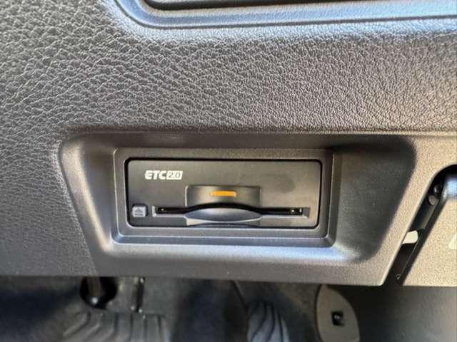 セレナ ２．０　ハイウェイスターＶ　元弊社社有車ＵＰ　コネクトナビ　Ｗ電動スライド　レーダークルコン　レーンアシスト　展示試乗車ＵＰ　ＬＥＤランプ　ワンオーナー車　ＥＴＣ装備　カーテンエアバッグ　アルミホイール　キーフリー　メモリ－ナビ　ナビＴＶ　記録簿　エアコン（15枚目）