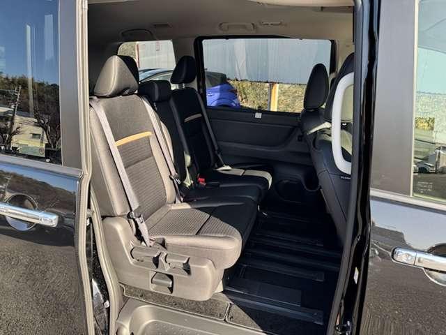 セレナ ２．０　ハイウェイスターＶ　元弊社社有車ＵＰ　コネクトナビ　Ｗ電動スライド　レーダークルコン　レーンアシスト　展示試乗車ＵＰ　ＬＥＤランプ　ワンオーナー車　ＥＴＣ装備　カーテンエアバッグ　アルミホイール　キーフリー　メモリ－ナビ　ナビＴＶ　記録簿　エアコン（19枚目）