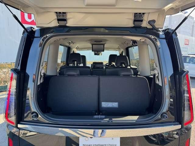 セレナ ２．０　ハイウェイスターＶ　元弊社社有車ＵＰ　コネクトナビ　Ｗ電動スライド　レーダークルコン　レーンアシスト　展示試乗車ＵＰ　ＬＥＤランプ　ワンオーナー車　ＥＴＣ装備　カーテンエアバッグ　アルミホイール　キーフリー　メモリ－ナビ　ナビＴＶ　記録簿　エアコン（22枚目）