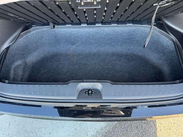 セレナ ２．０　ハイウェイスターＶ　元弊社社有車ＵＰ　コネクトナビ　Ｗ電動スライド　レーダークルコン　レーンアシスト　展示試乗車ＵＰ　ＬＥＤランプ　ワンオーナー車　ＥＴＣ装備　カーテンエアバッグ　アルミホイール　キーフリー　メモリ－ナビ　ナビＴＶ　記録簿　エアコン（23枚目）