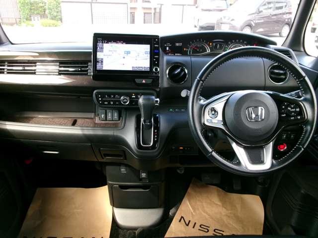 Ｎ－ＢＯＸカスタム カスタム　６６０　Ｇ　Ｌ　ターボ　ホンダセンシング　両側ＰＷスライドドア　車線逸脱　Ｂモニタ　点検記録簿　クルーズコントロール　ナビＴＶ　キーレスエントリー　ＬＥＤランプ　助手席エアバック　ワンセグテレビ　ＰＷ　サイドＳＲＳ　エアバック　アルミ　ＰＳ（4枚目）