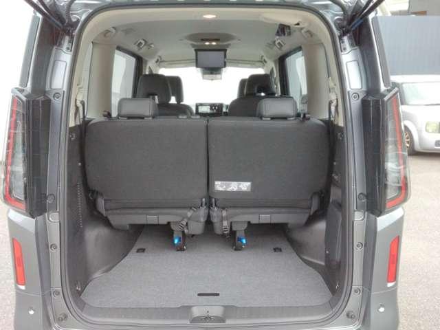 セレナ １．４　ｅ－ＰＯＷＥＲ　ルキシオン　ナビ＋ＡＶＭ＋後席Ｍ　ＥＴＣ　Ｄレコ　Ｐ－ｐｉｌｏｔ　試乗車　インテリジェントエマージェンシーブレーキ　クルーズコントロール　アラウンドビュー　ＬＥＤヘッドランプ　禁煙　ドライブレコーダー　ＬＤＰ　ワンオーナー　バックモニター　パーキングアシスト　ＥＴＣ（12枚目）