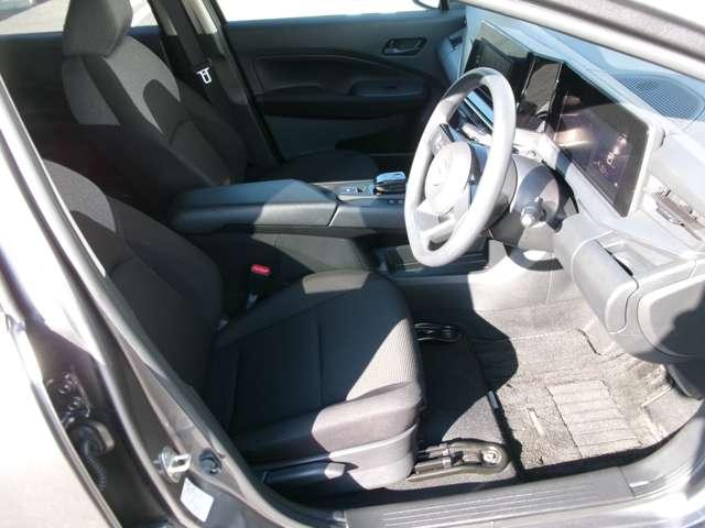 ノート １．２　Ｓ　Ｄオーディオ＋Ｂカメラ　ＥＴＣ　新車保証継承　軽減ブレーキ　ワンオーナー　ＬＤＷ　バックカメラ　インテリキー　イモビライザー　整備点検記録簿　ＥＴＣ　オートエアコン　サイドエアバッグ　パワーウインドウ　リモコンキー　Ｉ－ＳＴＯＰ　エアバッグ（6枚目）