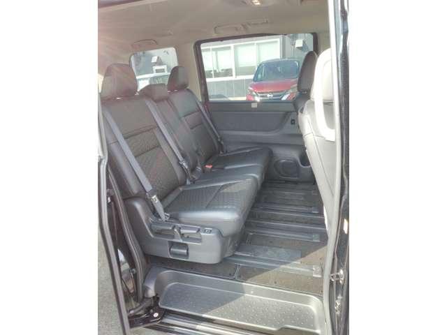 セレナ 1.4 e-POWER ハイウェイスターV 防水シート ナビ+AVM 後席モニター 自動(被害軽減)ブレーキ 展示試乗車UP LDP 追従クルーズ LEDランプ 寒冷地仕様 バックモニター アルミホイール ドライブレコーダ ETC 記録簿 盗難防止システム スマートキー 1オナ(10枚目)