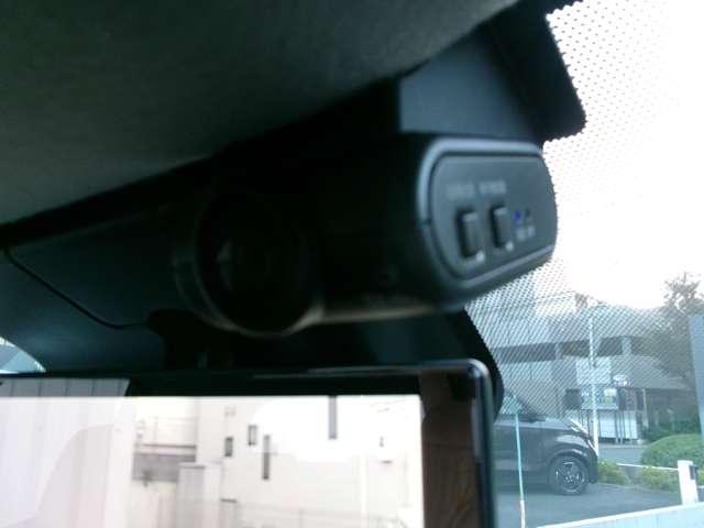 ノート 1.2 X ナビ+AVM ETC2.0 Dレコ P-pilot LED 試乗車 リアカメラ 衝突被害軽減ブレ-キ 全方位カメラ ETC付 禁煙車 LEDヘッドライト レーダークルーズ レーンアシスト インテリジェントキー ワンオーナー ドラレコ アイドリングストップ 整備記録簿(10枚目)