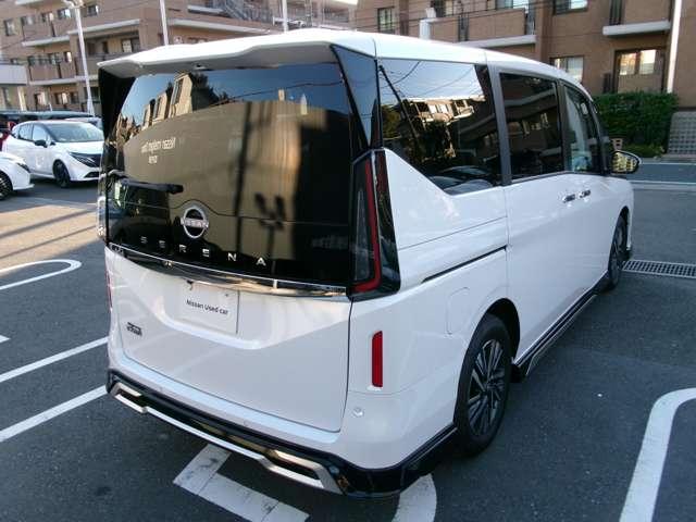セレナ ２．０　ハイウェイスターＶ　ナビ＋ＡＶＭ＋後席Ｍ　ＡＷＩＮフルエアロ　試乗車　ＥＴＣ　Ｗ電動スライド　レーダークルコン　レーンアシスト　展示試乗車ＵＰ　ＬＥＤランプ　ワンオーナー車　盗難防止システム　ＥＴＣ装備　カーテンエアバッグ　アルミホイール　キーフリー　メモリ－ナビ　ナビＴＶ（2枚目）