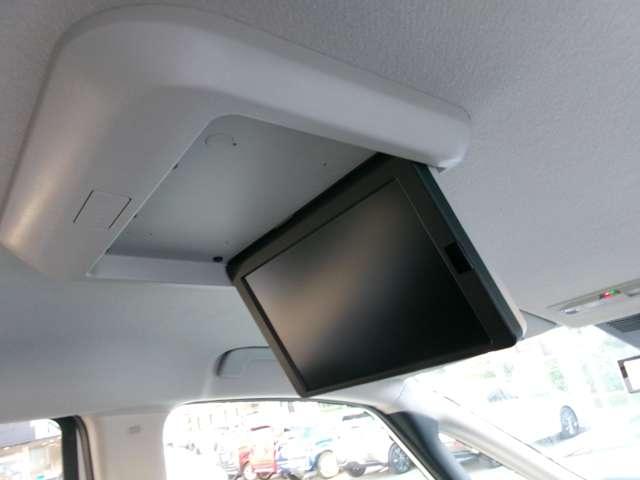 セレナ ２．０　ハイウェイスターＶ　ナビ＋ＡＶＭ＋後席Ｍ　ＡＷＩＮフルエアロ　試乗車　ＥＴＣ　Ｗ電動スライド　レーダークルコン　レーンアシスト　展示試乗車ＵＰ　ＬＥＤランプ　ワンオーナー車　盗難防止システム　ＥＴＣ装備　カーテンエアバッグ　アルミホイール　キーフリー　メモリ－ナビ　ナビＴＶ（7枚目）