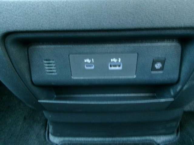 セレナ ２．０　ハイウェイスターＶ　ナビ＋ＡＶＭ＋後席Ｍ　ＡＷＩＮフルエアロ　試乗車　ＥＴＣ　Ｗ電動スライド　レーダークルコン　レーンアシスト　展示試乗車ＵＰ　ＬＥＤランプ　ワンオーナー車　盗難防止システム　ＥＴＣ装備　カーテンエアバッグ　アルミホイール　キーフリー　メモリ－ナビ　ナビＴＶ（17枚目）