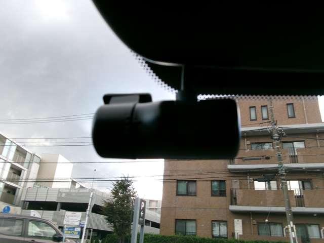 オーラ １．２　ＮＩＳＭＯ　ナビ＋ＡＶＭ＋ＢＯＳＥ　Ｄレコ　ＥＴＣ　Ｐ－ｐｉｌｏｔ　試乗車　Ｓ　カーテンエアバッグ　エマブレ　寒冷地　禁煙　インテリキー　ＥＴＣ　ドラレコ　車線逸脱警報　ワンセグ　キーフリーシステム　ダブルエアバック　定期点検記録簿　アルミホイール　運転席エアバッグ　メモリーナビ（11枚目）