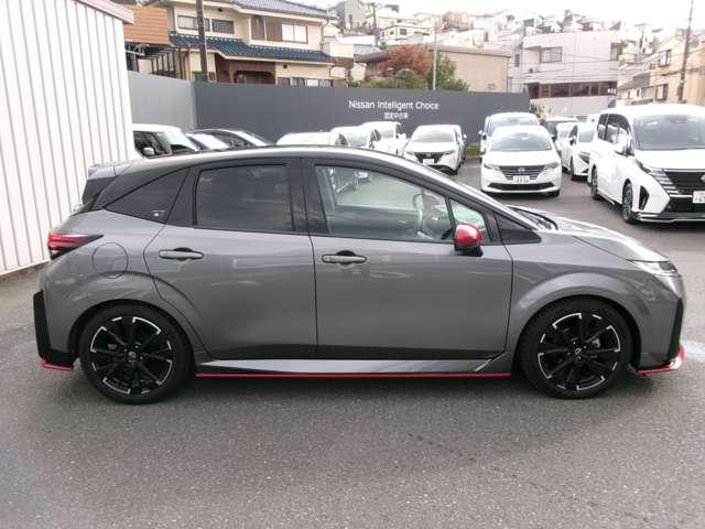 オーラ １．２　ＮＩＳＭＯ　ナビ＋ＡＶＭ＋ＢＯＳＥ　Ｄレコ　ＥＴＣ　Ｐ－ｐｉｌｏｔ　試乗車　Ｓ　カーテンエアバッグ　エマブレ　寒冷地　禁煙　インテリキー　ＥＴＣ　ドラレコ　車線逸脱警報　ワンセグ　キーフリーシステム　ダブルエアバック　定期点検記録簿　アルミホイール　運転席エアバッグ　メモリーナビ（18枚目）