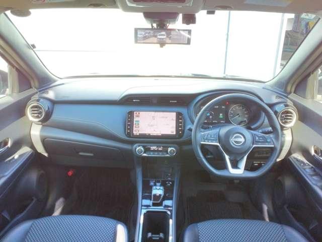 キックス １．２　Ｘ　ＦＯＵＲ　（ｅ－ＰＯＷＥＲ）　４ＷＤ　ナビ＋ＡＶＭ　Ｄレコ　ＥＴＣ２．０　Ｐ－ｐｉｌｏｔ　試乗車　ＬＥＤ　ナビＴＶ　ＬＥＤライト　踏み間違い防止　アラウンドビュ－　ＥＴＣ　禁煙車　盗難防止システム　車線逸脱警報　インテリキー　バックモニター　ワンオーナー　オートエアコン　４ＷＤ　アイドリングストップ（4枚目）