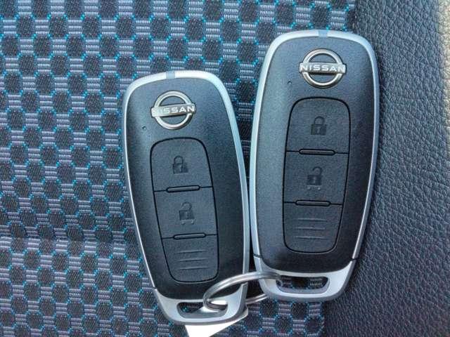 キックス １．２　Ｘ　ＦＯＵＲ　（ｅ－ＰＯＷＥＲ）　４ＷＤ　ナビ＋ＡＶＭ　Ｄレコ　ＥＴＣ２．０　Ｐ－ｐｉｌｏｔ　試乗車　ＬＥＤ　ナビＴＶ　ＬＥＤライト　踏み間違い防止　アラウンドビュ－　ＥＴＣ　禁煙車　盗難防止システム　車線逸脱警報　インテリキー　バックモニター　ワンオーナー　オートエアコン　４ＷＤ　アイドリングストップ（20枚目）