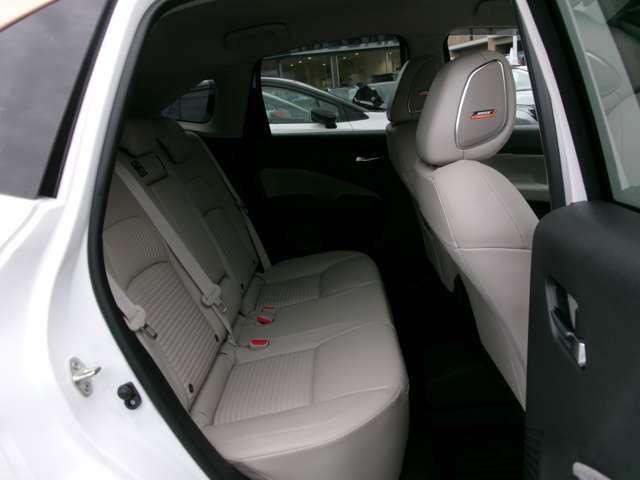 オーラ １．２　Ｇ　ＦＯＵＲ　レザーエディション　４ＷＤ　ナビ＋ＡＶＭ＋ＢＯＳＥ　ＥＴＣ２．０　ベージュ内装　試乗車　ワンオ－ナ－車　ＬＫＡ　試乗車　レザーシート　追従クルコン　禁煙　ＬＥＤライト　バックモニター　インテリキー　寒冷地仕様　４ＷＤ　ＥＴＣ　アルミ　記録簿　サイドカメラ　盗難警報器　キーレスエントリー（8枚目）