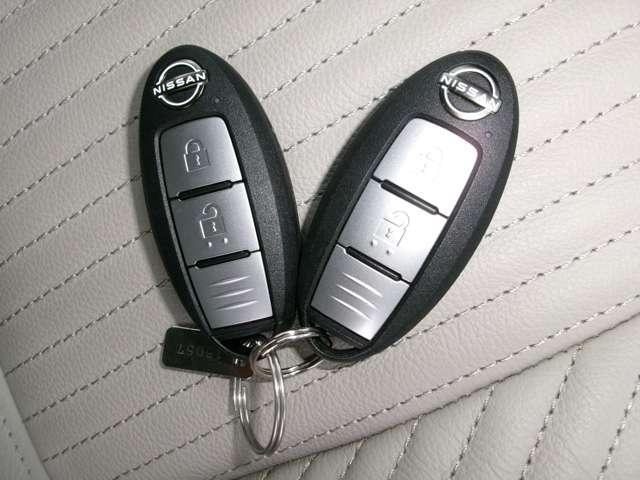 オーラ １．２　Ｇ　ＦＯＵＲ　レザーエディション　４ＷＤ　ナビ＋ＡＶＭ＋ＢＯＳＥ　ＥＴＣ２．０　ベージュ内装　試乗車　ワンオ－ナ－車　ＬＫＡ　試乗車　レザーシート　追従クルコン　禁煙　ＬＥＤライト　バックモニター　インテリキー　寒冷地仕様　４ＷＤ　ＥＴＣ　アルミ　記録簿　サイドカメラ　盗難警報器　キーレスエントリー（16枚目）