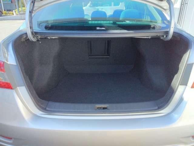 シルフィ １．８　Ｓ　ツーリング　ナビ＋Ｂカメラ　ＥＴＣ　Ｄレコ　ＨＩＤ　Ａ／Ｗ　１オーナー　イモビ　寒冷地仕様　１オーナー　アルミホイール　Ｂカメラ　Ｗエアバック　キーレスエントリー　ドラレコ　ＥＴＣ　オートエアコン　パワーステアリング　メモリーナビ　パワーウインドウ　エアバッグ　記録簿（10枚目）