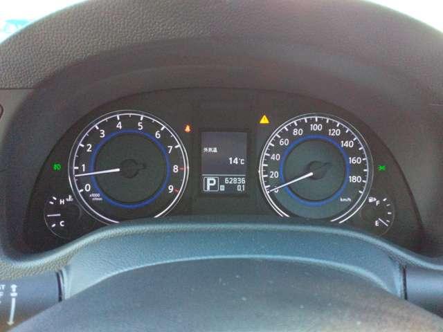 スカイライン ２．５　２５０ＧＴ　ナビ＋Ｂカメラ　ＥＴＣ　Ｄレコ　ＨＩＤ　Ａ／Ｗ　１オーナー　ドライブレコーダー　イモビライザー　ワンオーナー　バックカメラ　ＥＴＣ　点検記録簿　サイドカメラ　ＨＤＤナビ　ナビＴＶ　オートエアコン　キーレスエントリー　寒冷地仕様　パワーウィンドウ　エアバッグ（4枚目）