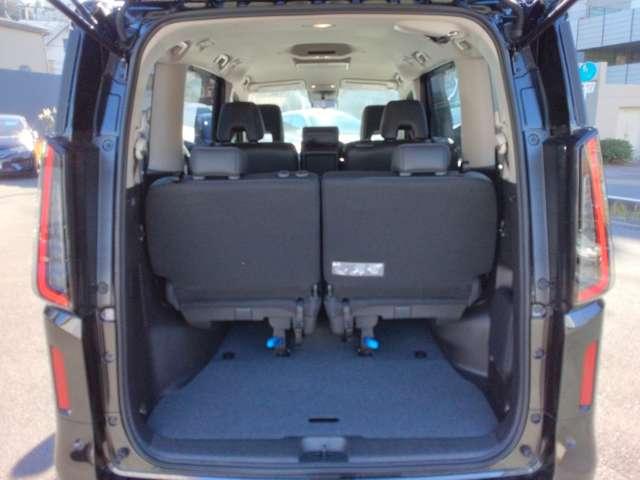 セレナ 2.0 ハイウェイスターV NCナビ+AVM+後席M 前後Dレコ ETC2.0 試乗車 W電動スライド レーダークルコン レーンアシスト 展示試乗車UP LEDランプ ワンオーナー車 盗難防止システム ETC装備 カーテンエアバッグ アルミホイール キーフリー メモリ-ナビ ナビTV(11枚目)