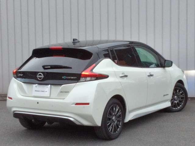 リーフ e+ AUTECH ナビ+AVM ETC2.0 Dレコ P-pilot 1オーナー インテリジェントアラウンドビューモニター LED レーンキープアシスト クルコン ドラレコ バックカメラ インテリジェントキー ワンオーナー 寒冷地仕様 ナビTV サイドエアバッグ キーフリー 記録簿(3枚目)