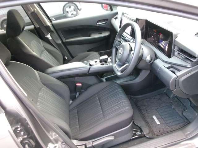 ノート １．２　Ｘ　ナビ＋ＡＶＭ　ＥＴＣ　Ｄレコ　ＬＥＤ　当社社用車　リアカメラ　衝突被害軽減ブレ－キ　全方位カメラ　ＥＴＣ付　禁煙車　レーンアシスト　インテリジェントキー　ワンオーナー　ドラレコ　アイドリングストップ　整備記録簿　盗難防止システム　ワンセグＴＶ　ＡＢＳ（8枚目）