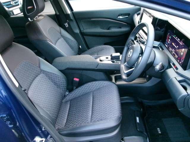 オーラ １．２　Ｇ　ナビ＋ＡＶＭ　ＥＴＣ２．０　Ｄレコ　ＬＥＤ　当社社用車　自動（被害軽減）ブレーキ　試乗車アップ　ＬＥＤ　ＬＫＡ　サイドカメラ　ＥＴＣ　ドライブレコーダー　カーテンエアバッグ　イモビライザー　アルミホイール　禁煙　インテリジェントキー　パワーウィンドウ（8枚目）