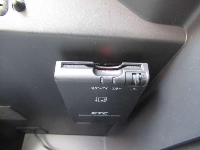 メダリスト 「1オーナー弊社ユーザー様お下取車 走行5886キロ LEDヘッドライト 令和3年11月法定12ヶ月点検済」 DVD再生カーナビ アラウンドビューモニター ETC ドラレコ 踏み間違い衝突防止アシスト(6枚目)