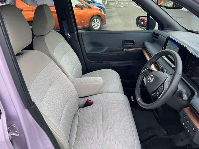 サクラ G ナビ+AVM+ETC P-pilot LED 試乗車 アラウンドビュ 展示試乗車UP ワンオーナ 踏み間違い防止アシスト 寒冷地仕様 LEDヘッドランプ Pアシスト スマートキー 禁煙車使用 LDW 盗難防止システム オートエアコン ETC ABS(7枚目)