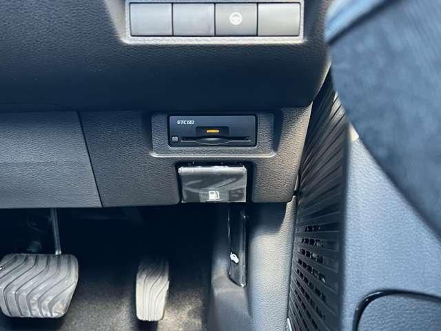 オーラ G レザーED ナビ+AVM Dレコ P-pilot 試乗車 ワンオーナ 追突防止 レーダークルーズ 車線逸脱警報装置 禁煙車 LED ドライブレコーダー 盗難防止 記録簿 ETC インテリジェントキー メモリーナビゲーション AW キーレスエントリー ABS(11枚目)