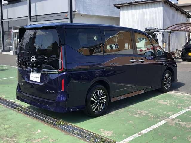 セレナ １．４　ｅ－ＰＯＷＥＲ　ハイウェイスターＶ　ナビ＋ＡＶＭ＋Ｄレコ＋Ｒモニター＋ＥＴＣ　試乗車　自動（被害軽減）ブレーキ　展示試乗車ＵＰ　ＬＤＰ　追従クルーズ　ＬＥＤランプ　寒冷地仕様　バックモニター　禁煙　アルミホイール　ドライブレコーダ　ＥＴＣ　記録簿　盗難防止システム　スマートキー（3枚目）