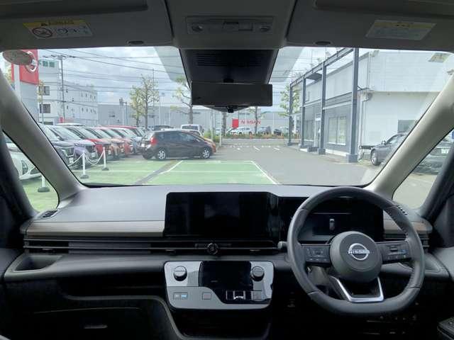 セレナ １．４　ｅ－ＰＯＷＥＲ　ハイウェイスターＶ　ナビ＋ＡＶＭ＋Ｄレコ＋Ｒモニター＋ＥＴＣ　試乗車　自動（被害軽減）ブレーキ　展示試乗車ＵＰ　ＬＤＰ　追従クルーズ　ＬＥＤランプ　寒冷地仕様　バックモニター　禁煙　アルミホイール　ドライブレコーダ　ＥＴＣ　記録簿　盗難防止システム　スマートキー（4枚目）