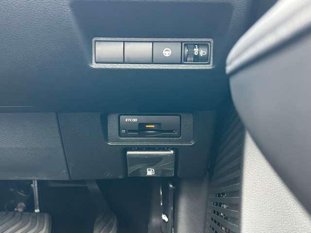 ノート １．２　Ｘ　ナビ＋ＡＶＭ＋ＥＴＣ　Ｄレコ　Ｐ－ｐｉｌｏｔ　ＬＥＤ　試乗車　衝突被害軽減ブレ－キ　全方位カメラ　ＥＴＣ付　禁煙車　ＬＥＤヘッドライト　レーダークルーズ　レーンアシスト　インテリジェントキー　ワンオーナー　ドラレコ　アイドリングストップ　整備記録簿　ワンセグＴＶ（11枚目）