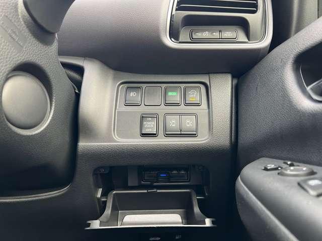 セレナ Ｘ　Ｖセレクション　４ＷＤ　ナビ＋ＡＶＭ＋ＥＴＣ　１オーナー　Ａストップ　全方位カメラ　エマブレ　ＬＥＤヘッドランプ　パーキングアシスト　インテリキー　両側電動ドア　ドラレコ　ＥＴＣ　エアコン　エアバッグ　盗難防止装置　ワンオーナー　４ＷＤ　キーレスエントリー（11枚目）